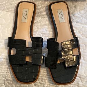 Steven by Steve Madden Black Crocodile Print Sandals. Size 8.5. Never worn.